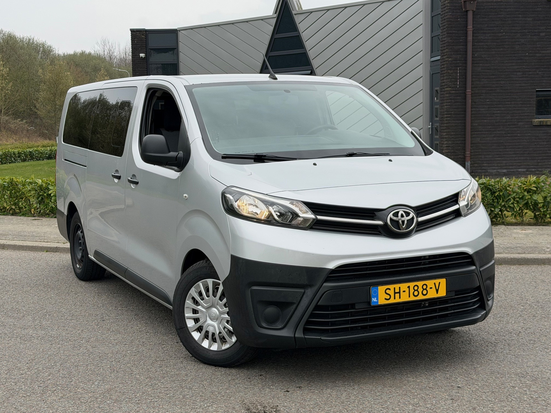 Toyota PROACE Shuttle 1.6 D-4D Cool Comfort Long 9 persoons | pano | Airco | Cruise | Radio | EX BTW | BPM Vrij