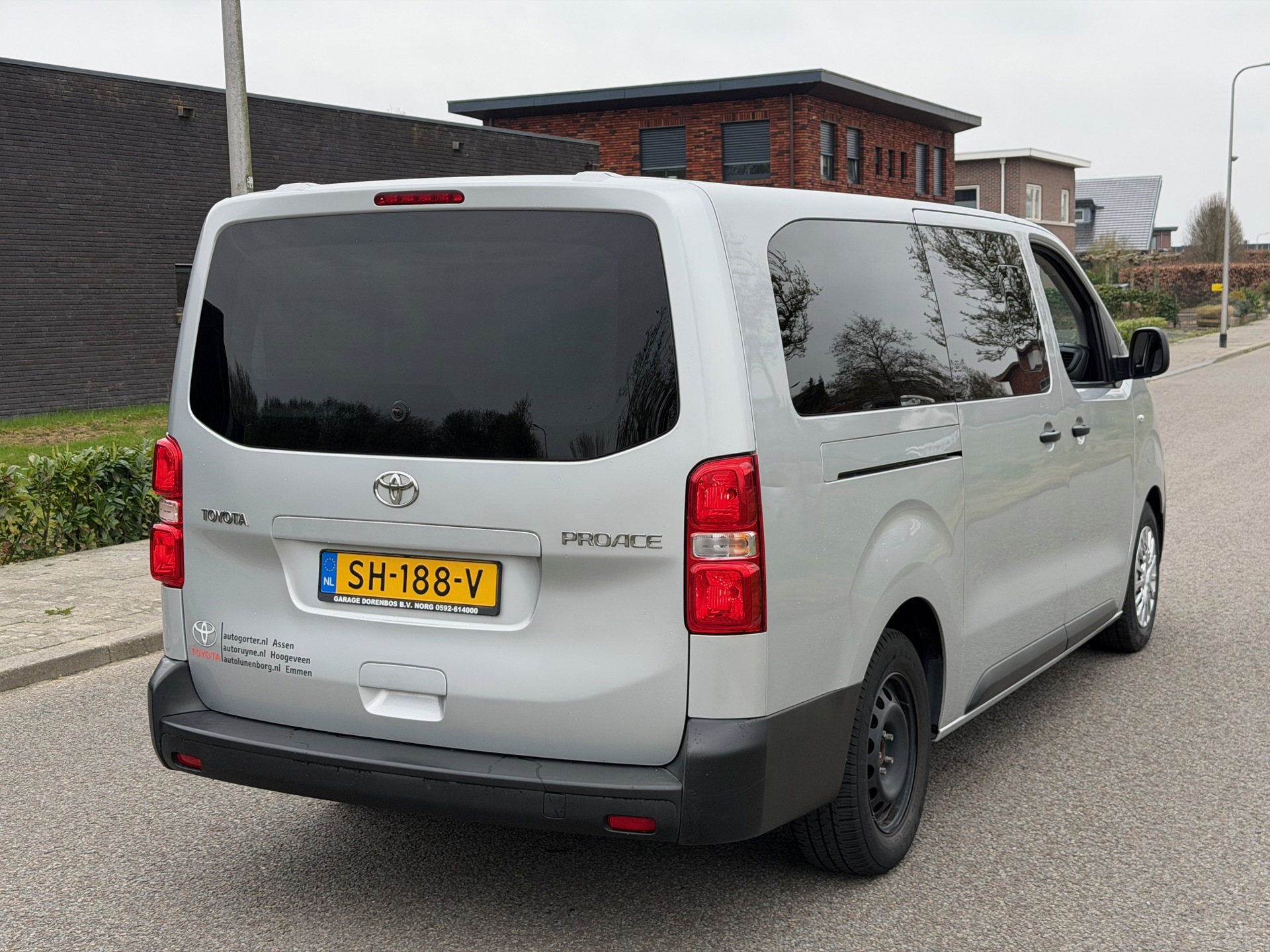 Toyota PROACE Shuttle 1.6 D-4D Cool Comfort Long 9 persoons | pano | Airco | Cruise | Radio | EX BTW | BPM Vrij foto 5