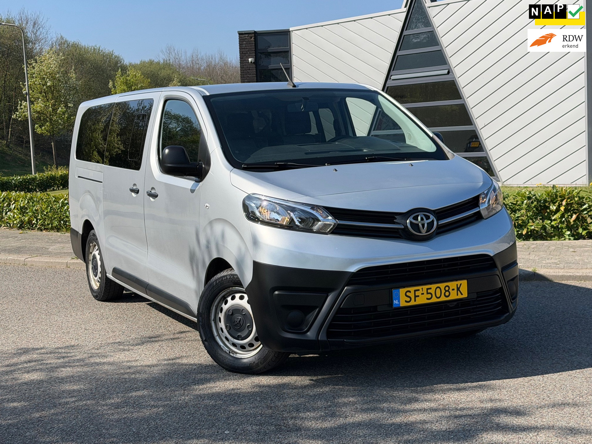Toyota PROACE Shuttle 1.6 D-4D Cool Comfort Long 9 persoons | pano | Airco | Cruise | Radio | EX BTW | BPM Vrij