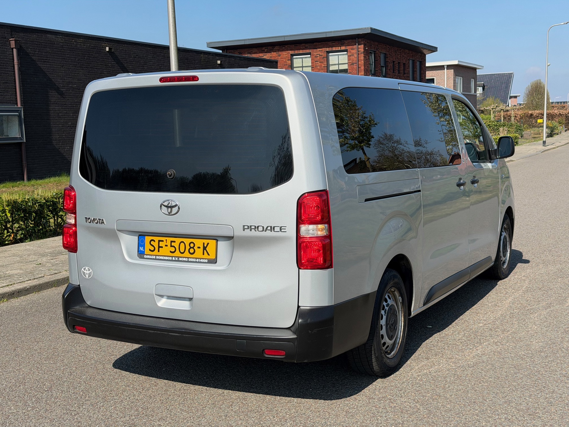 Toyota PROACE Shuttle 1.6 D-4D Cool Comfort Long 9 persoons | pano | Airco | Cruise | Radio | EX BTW | BPM Vrij foto 5