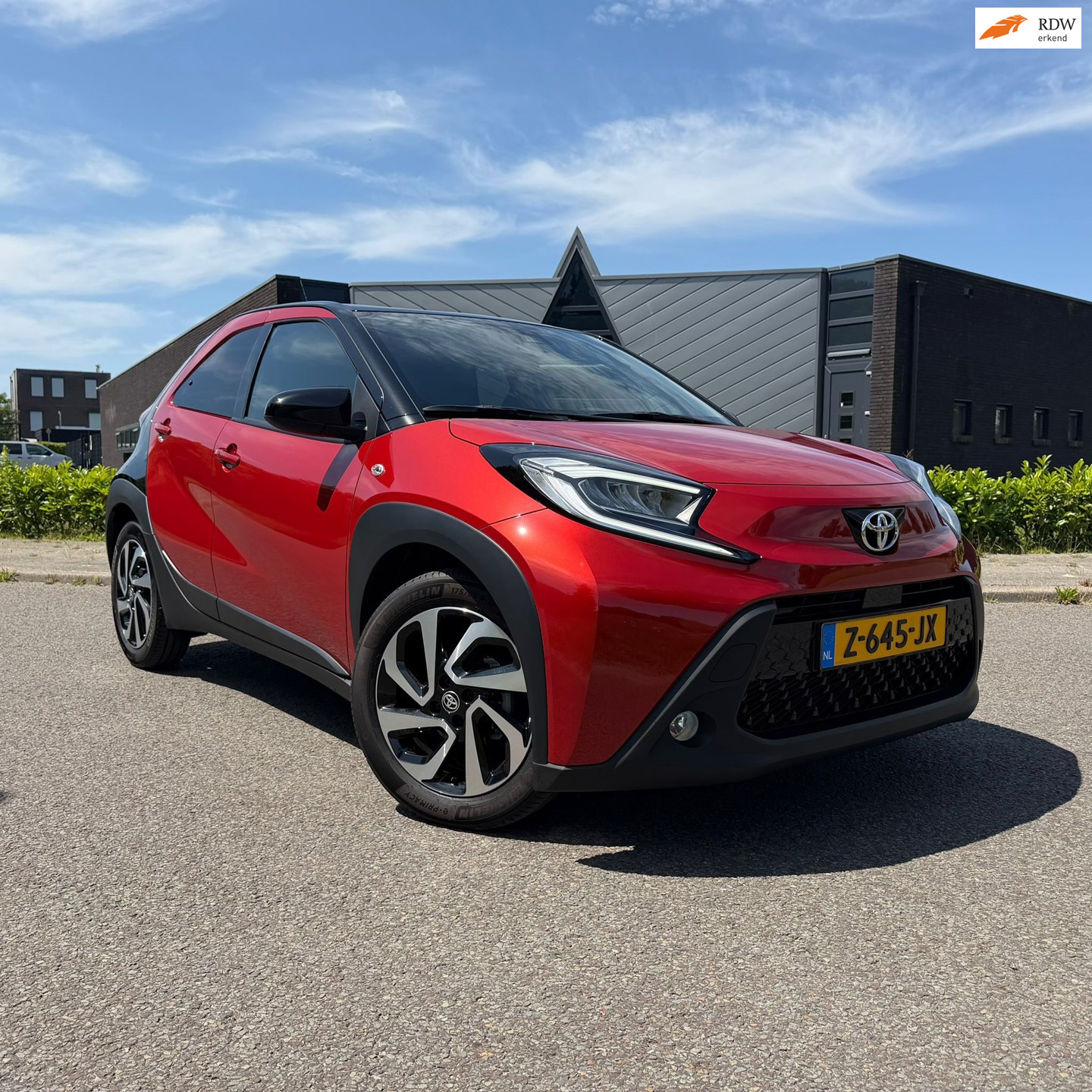 Toyota Aygo X 1.0 VVT-i MT Envy | Stoelverwarming | Achteruitrijcamera | Lichtmetalen-Velgen | Cruise control | Apple Carplay |