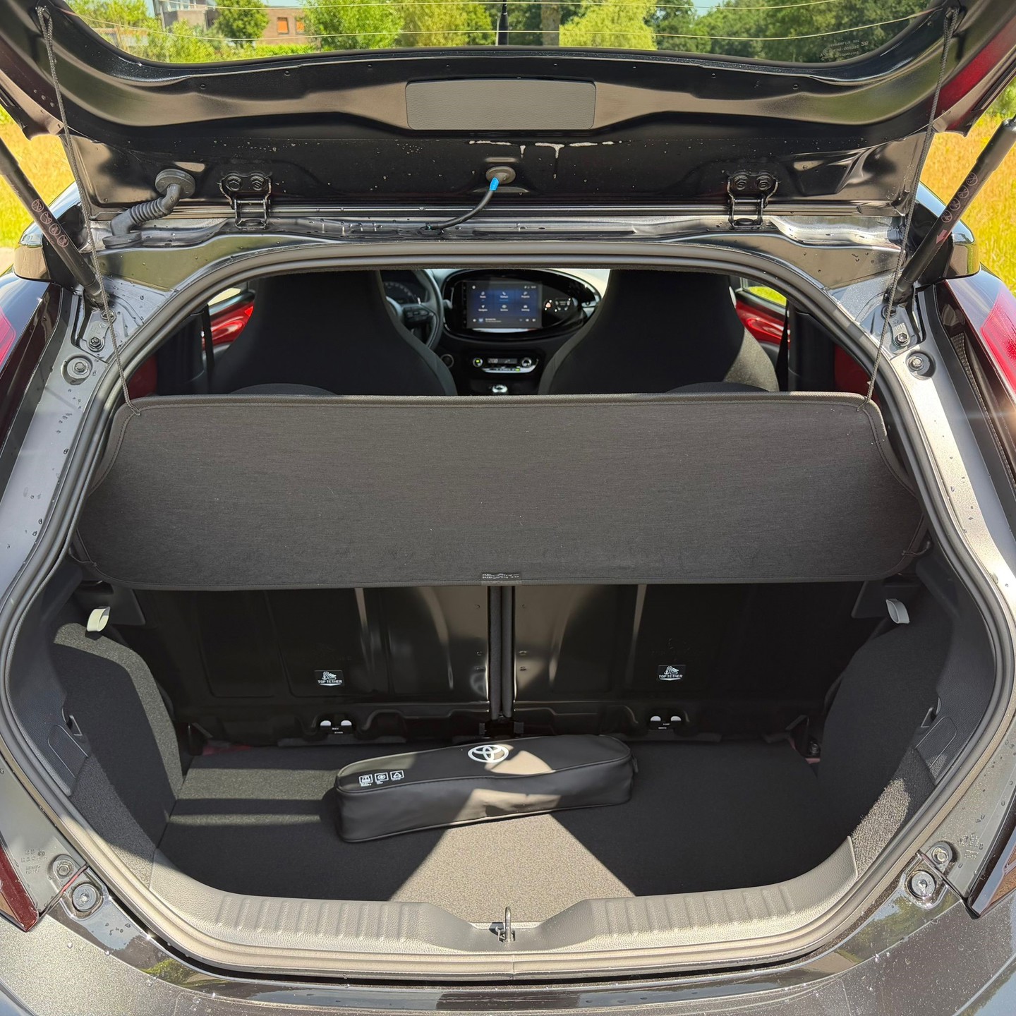 Toyota Aygo X 1.0 VVT-i MT Envy | Stoelverwarming | Achteruitrijcamera | Lichtmetalen-Velgen | Cruise control | Apple Carplay |