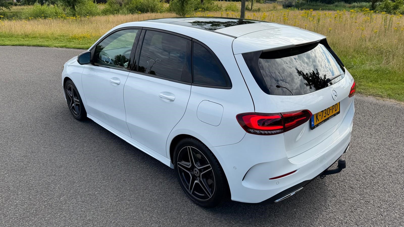 Mercedes-Benz B-klasse 200 Business Solution AMG | AUTOMAAT | Stoelverwarming | Panorama dak | Achteruitrijcamera | Trekhaak | foto 3