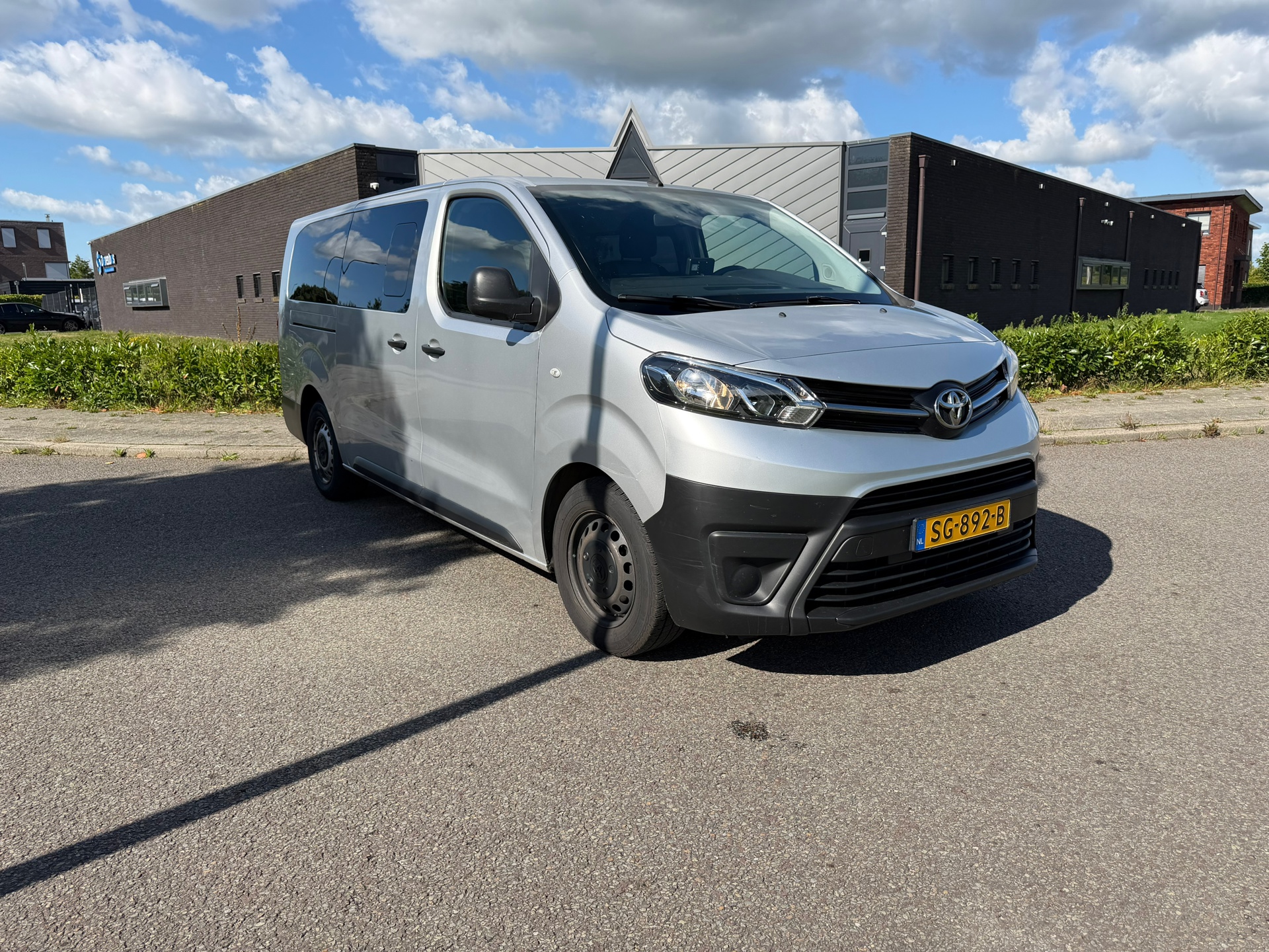 Toyota PROACE Shuttle 1.6 D-4D Cool Comfort Long