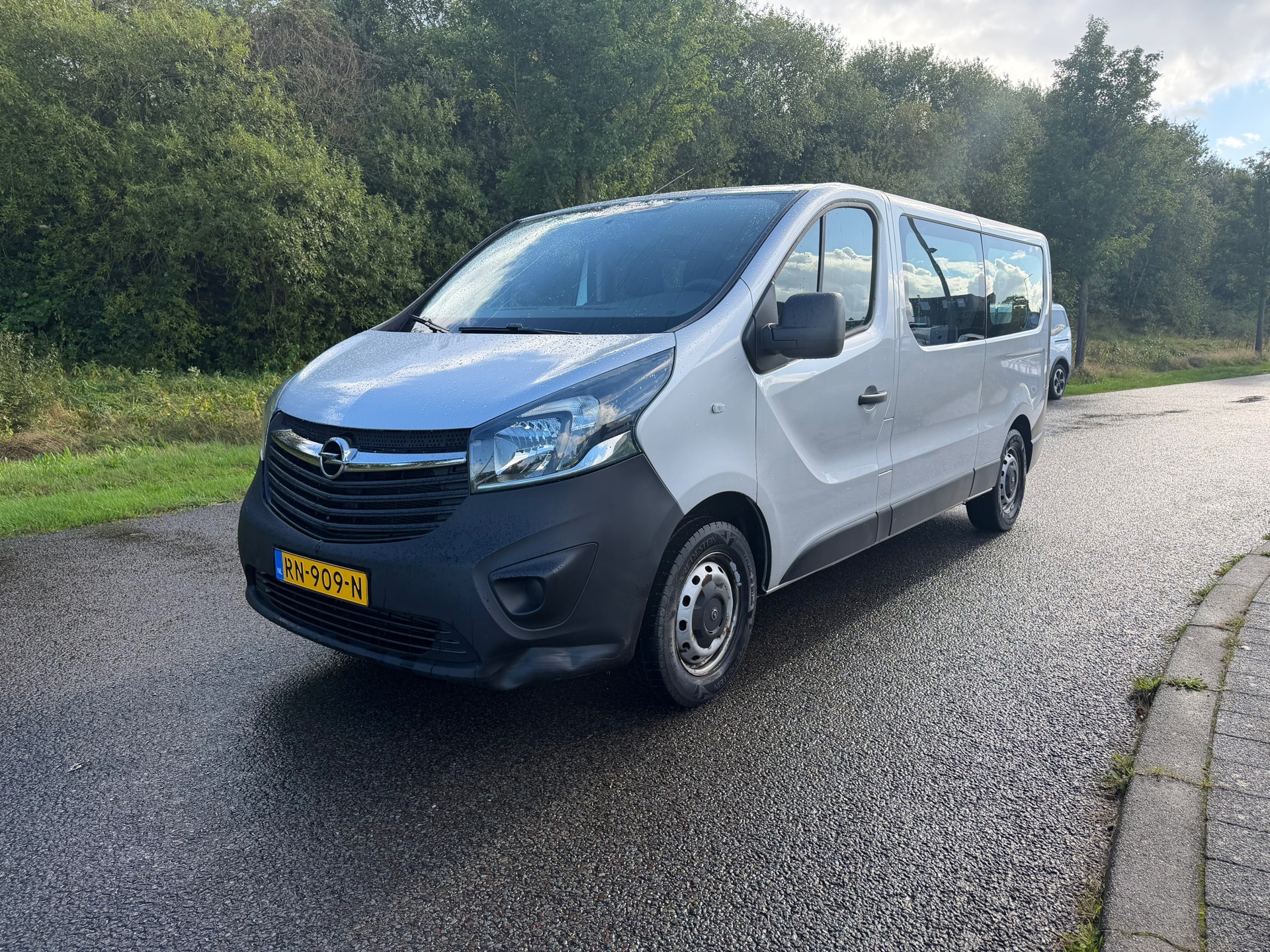 Opel Vivaro Combi 1.6 CDTI L2H1 ecoFLEX foto 2