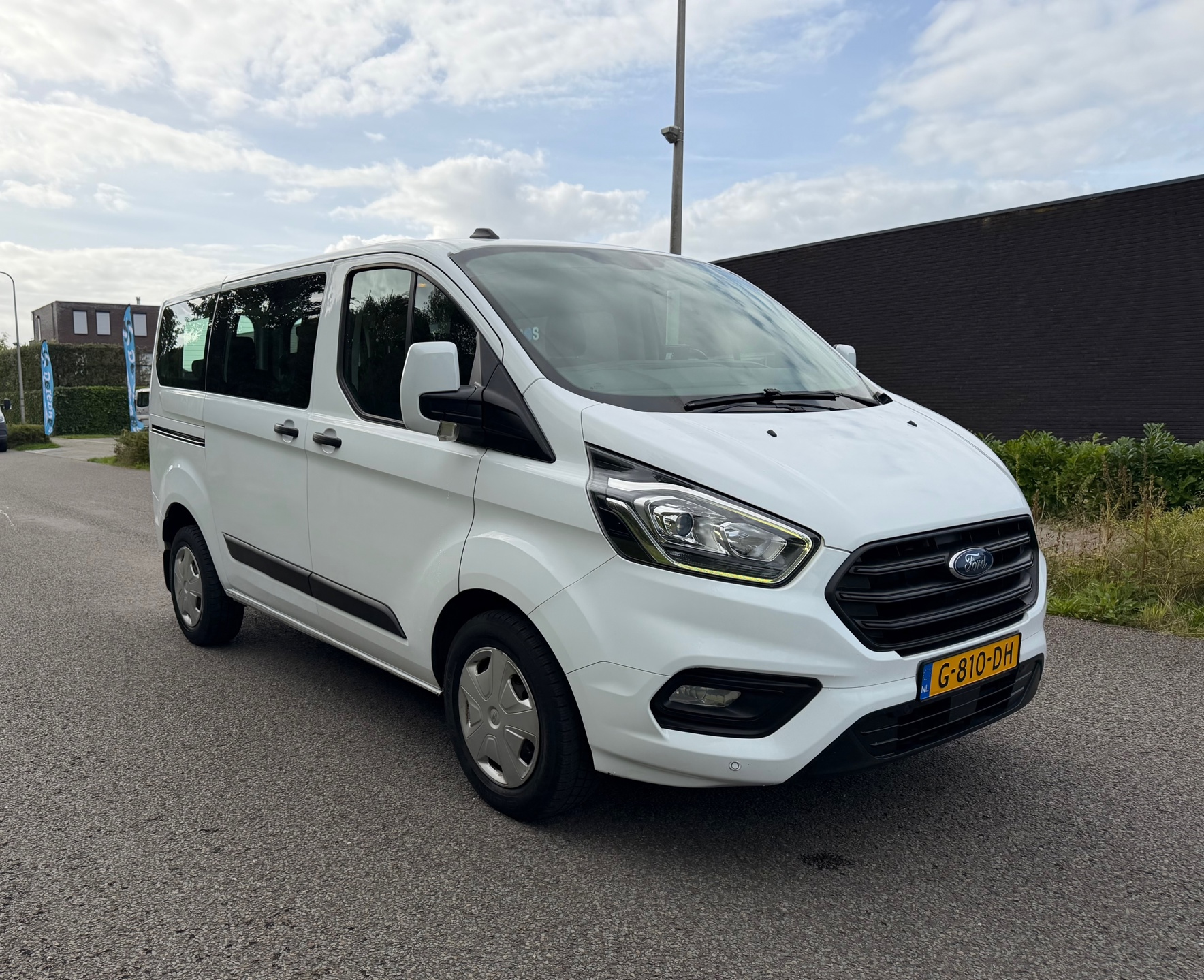 Ford Transit Custom 320 2.0 TDCI L1H1 Trend 9-personen foto 3