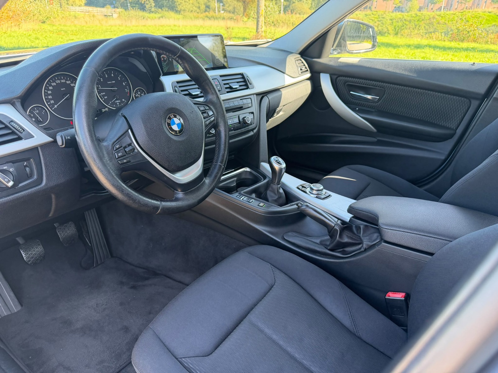 BMW 3-serie 320i EfficientDynamics Edition Upgrade Edition foto 2