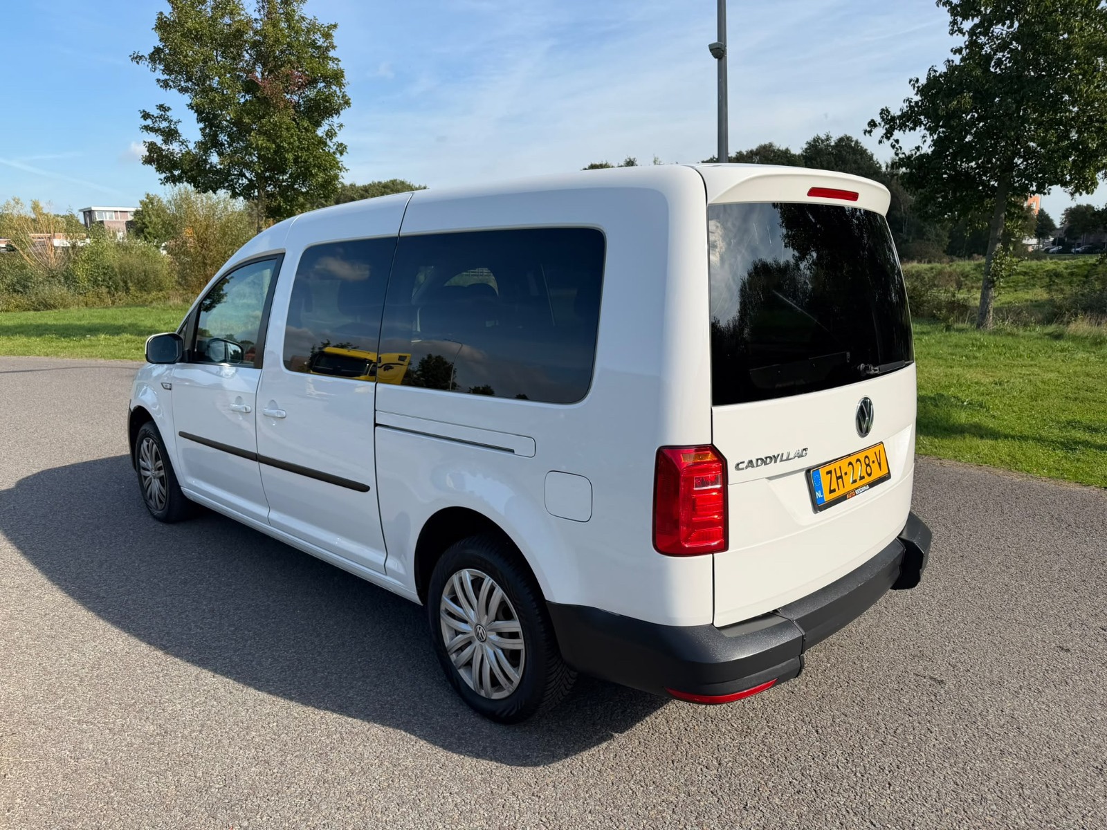 Volkswagen Caddy Maxi 2.0 TDI Trendline 5p | Export foto 5
